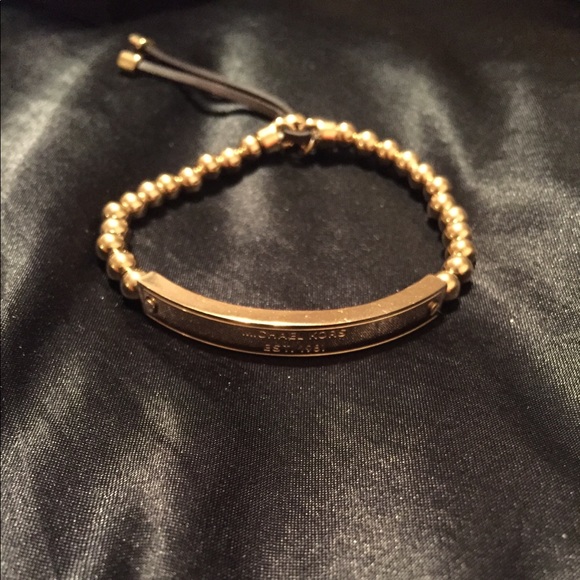 michael kors plaque bracelet